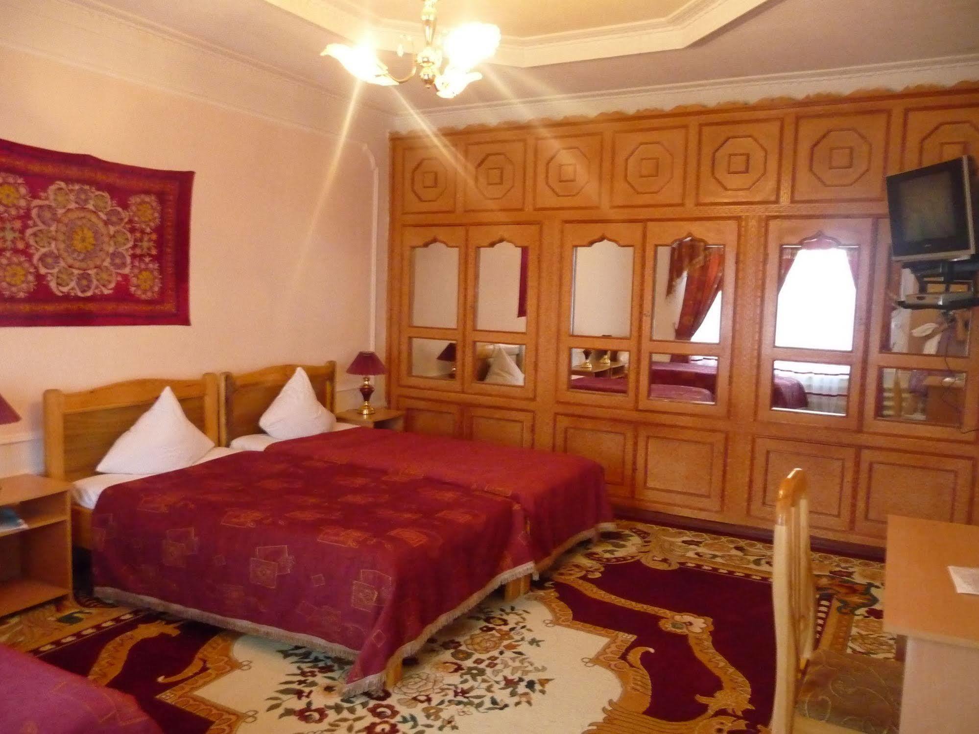Guest House Marokand 사마르칸트 외부 사진