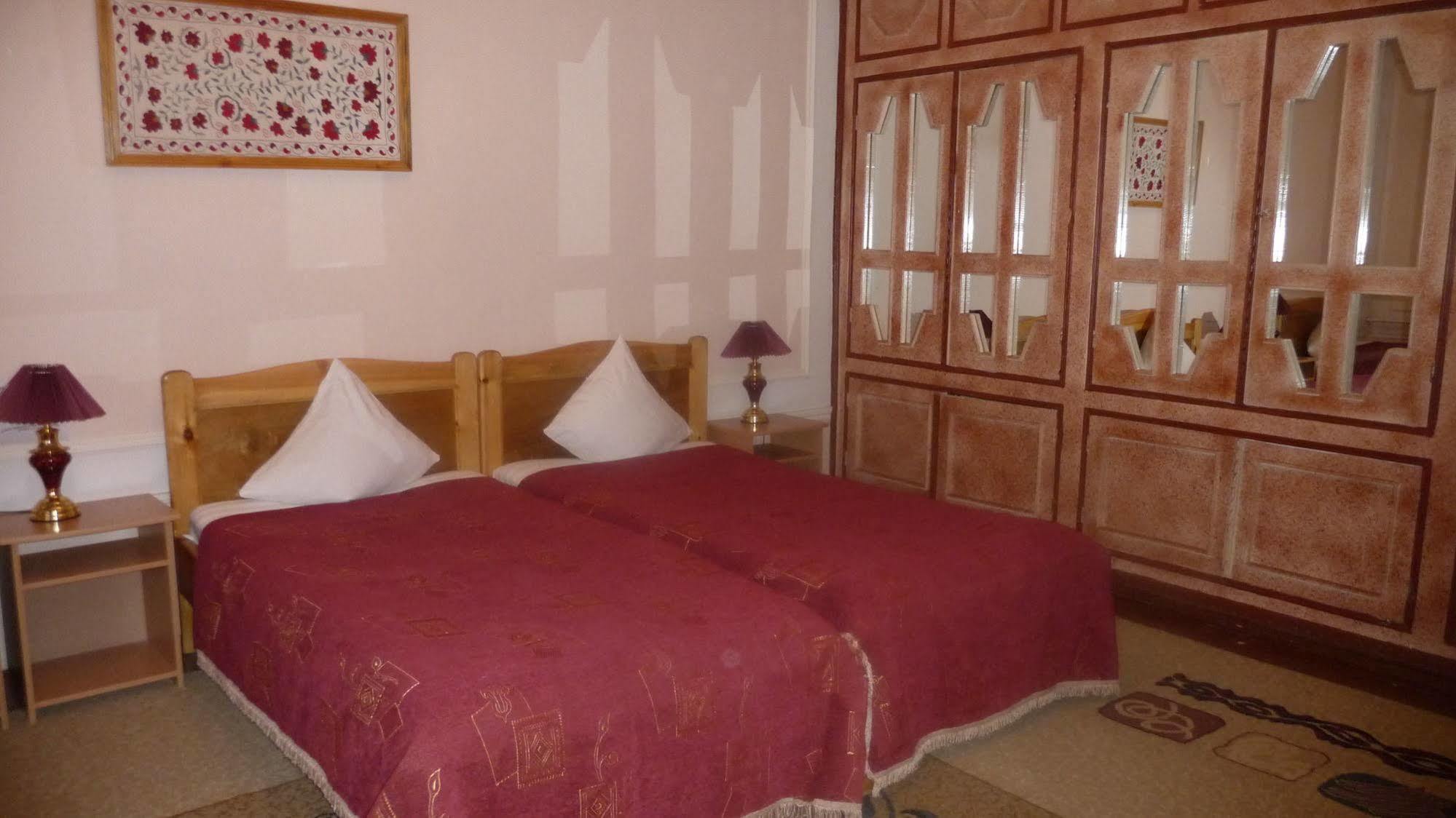 Guest House Marokand 사마르칸트 외부 사진